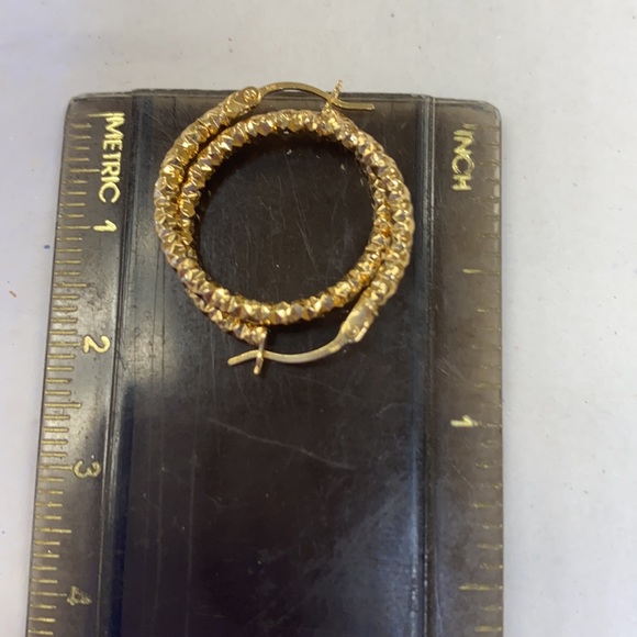 New 14k yellow gold hoop earrings - Picture 8 of 12
